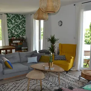https://appartement-lumineux-et-calme-avec-terrasse.fr-provencehotel.com