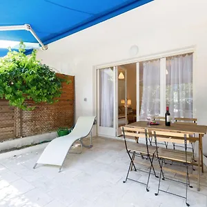 https://appartement-2-pieces-terrasse-et-parking-cannes-plein-centre.fr-provencehotel.com